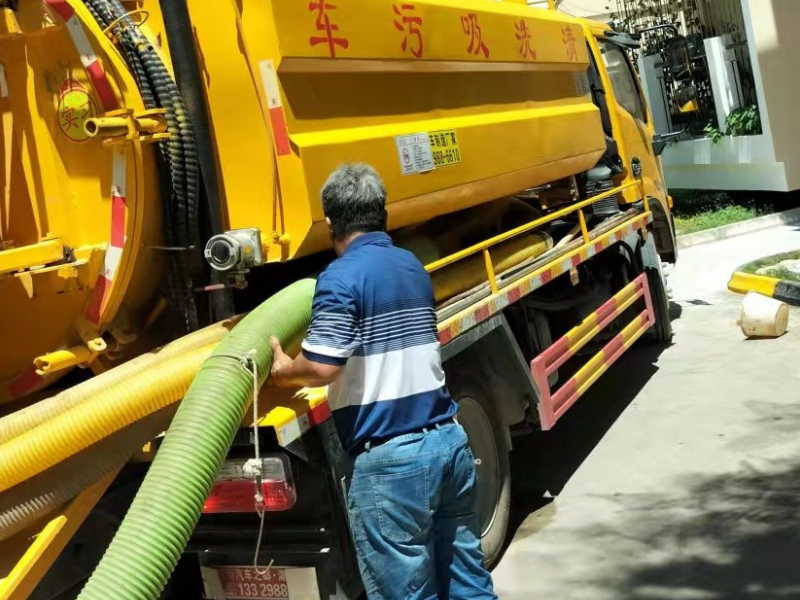 沈阳清理化粪池,吸粪车吸污水池,抽化粪池污水泥浆