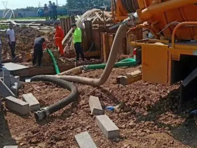沈阳专业清理化粪池以及地下室化粪池下水道 马桶疏通