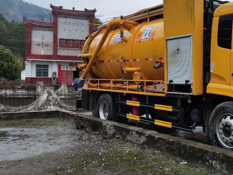 沈阳专业清理化粪池，工厂清掏旱厕粪池，隔油池清淤